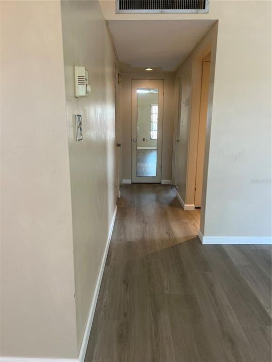 For Sale: $494,900 (2 beds, 1 baths, 1058 Square Feet)