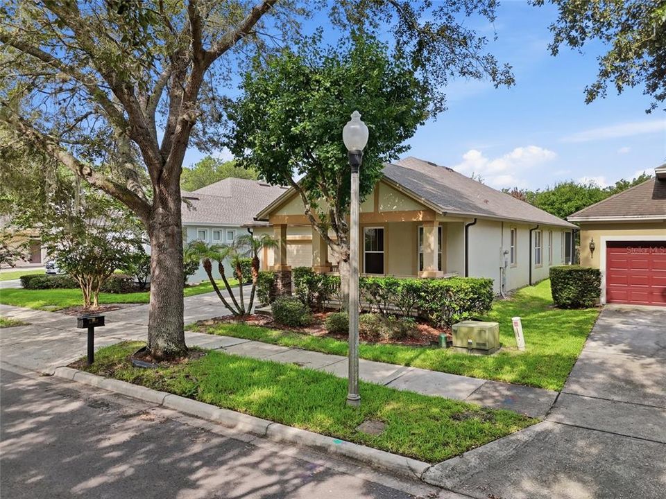 For Sale: $560,000 (3 beds, 2 baths, 1948 Square Feet)