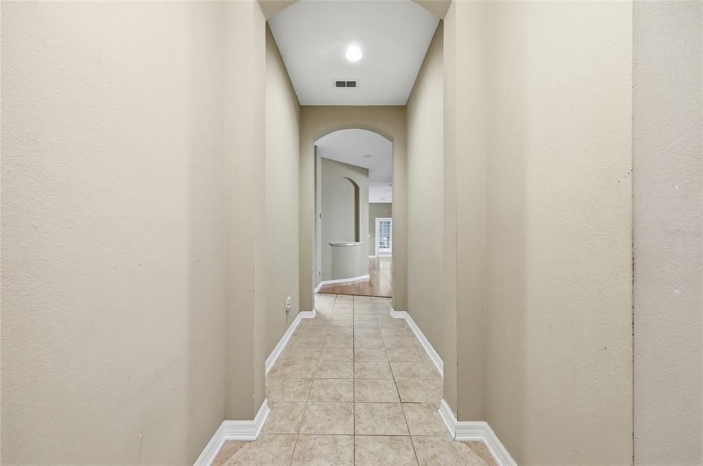 For Sale: $560,000 (3 beds, 2 baths, 1948 Square Feet)