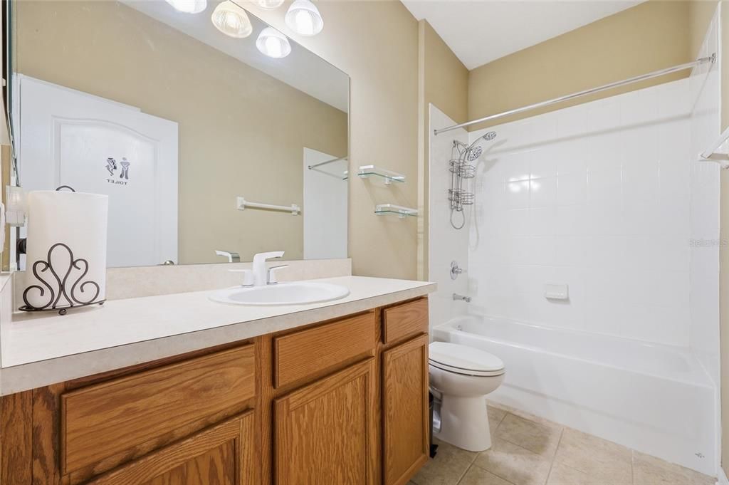 For Sale: $560,000 (3 beds, 2 baths, 1948 Square Feet)