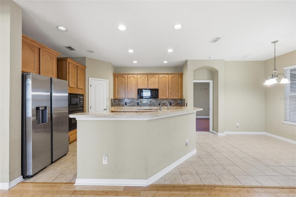 For Sale: $560,000 (3 beds, 2 baths, 1948 Square Feet)