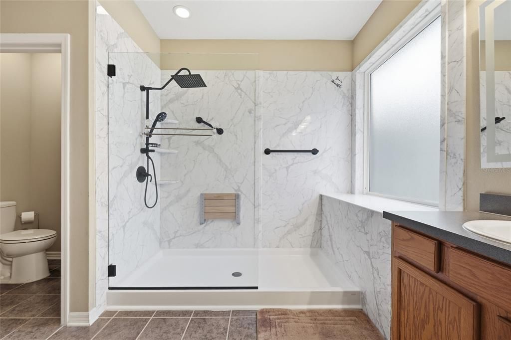 For Sale: $560,000 (3 beds, 2 baths, 1948 Square Feet)