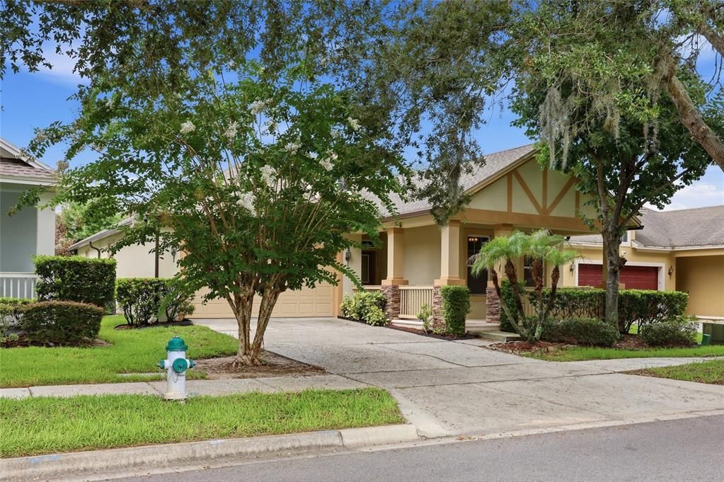 For Sale: $560,000 (3 beds, 2 baths, 1948 Square Feet)