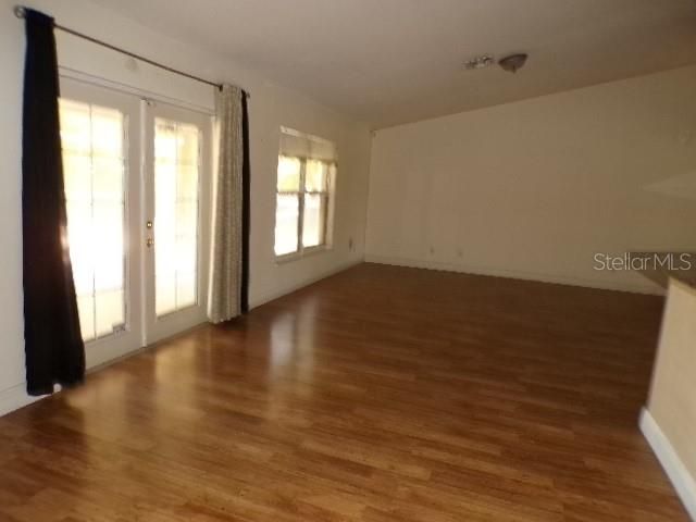 На продажу: $300,000 (3 спален, 2 ванн, 2237 Квадратных фут)