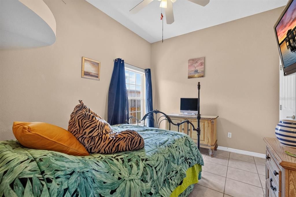 For Sale: $425,000 (3 beds, 2 baths, 1590 Square Feet)