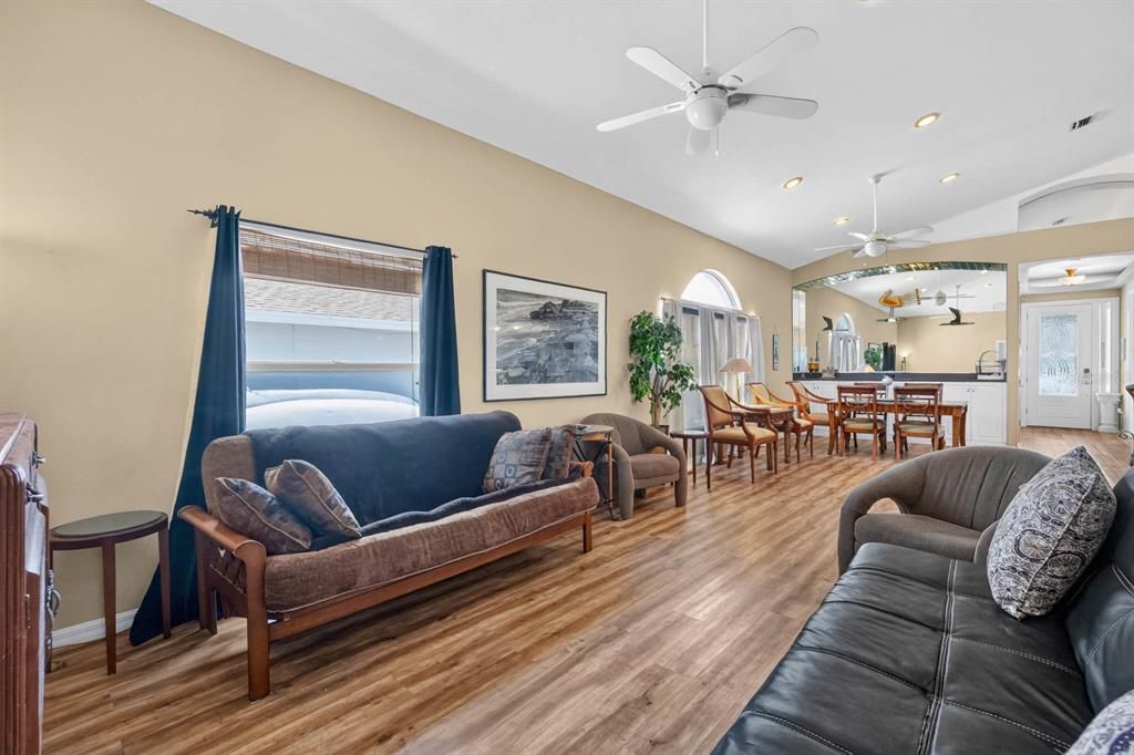 For Sale: $425,000 (3 beds, 2 baths, 1590 Square Feet)