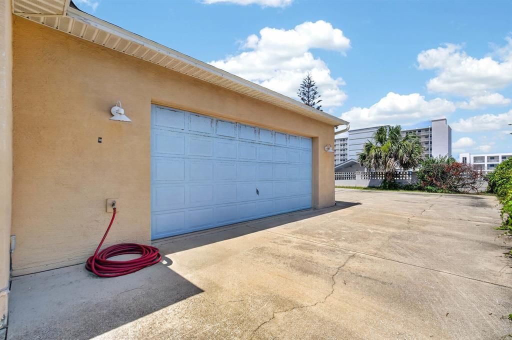 For Sale: $425,000 (3 beds, 2 baths, 1590 Square Feet)