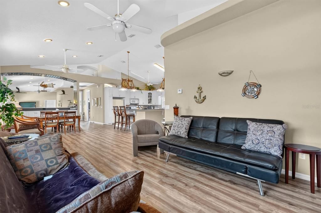 For Sale: $425,000 (3 beds, 2 baths, 1590 Square Feet)