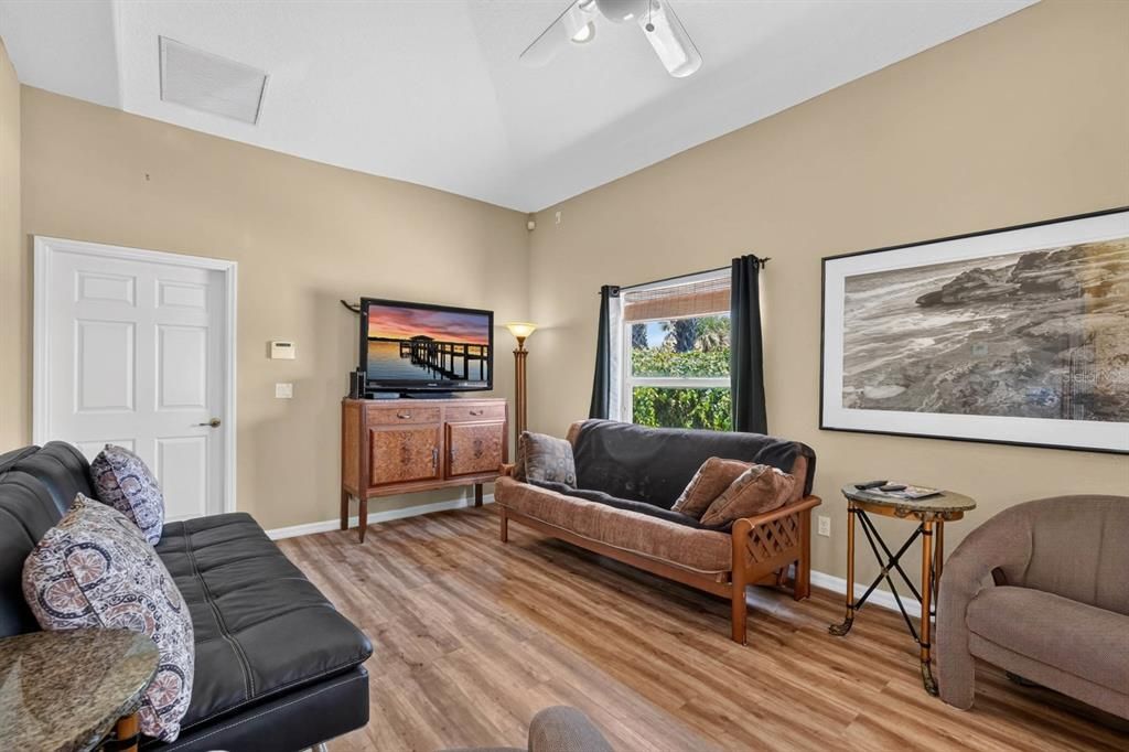 For Sale: $425,000 (3 beds, 2 baths, 1590 Square Feet)