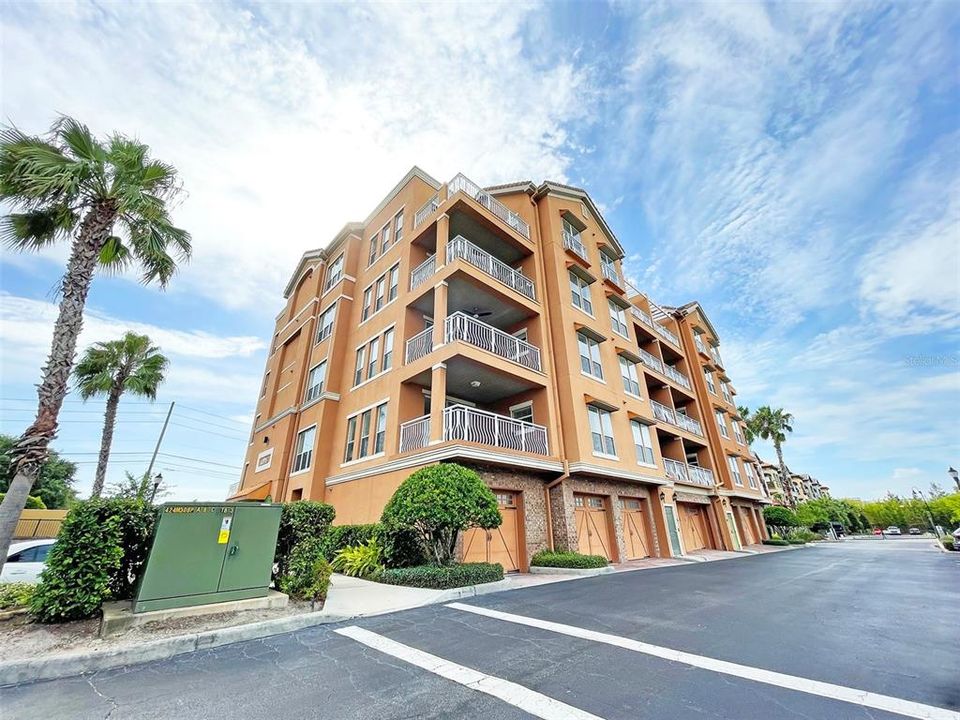 For Rent: $2,850 (3 beds, 2 baths, 2085 Square Feet)