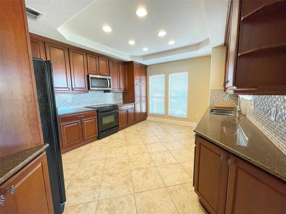 For Rent: $2,850 (3 beds, 2 baths, 2085 Square Feet)