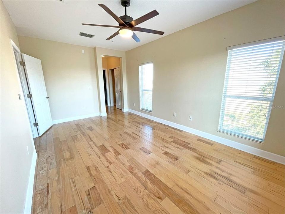 For Rent: $2,850 (3 beds, 2 baths, 2085 Square Feet)