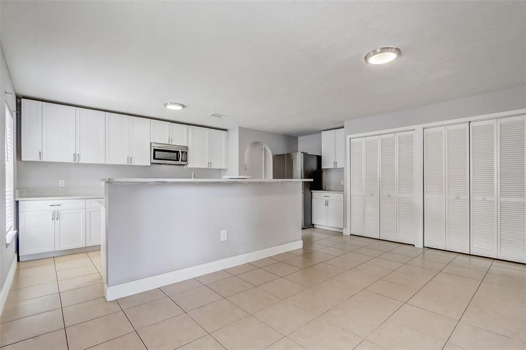 En Venta: $375,000 (5 camas, 4 baños, 3567 Pies cuadrados)