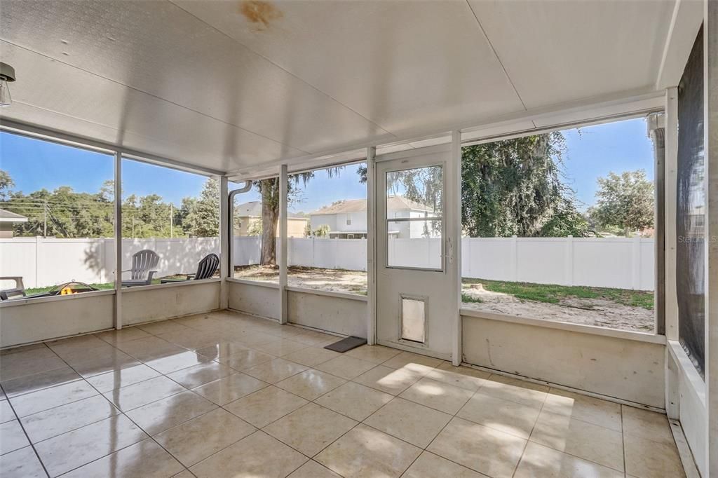 En Venta: $375,000 (5 camas, 4 baños, 3567 Pies cuadrados)