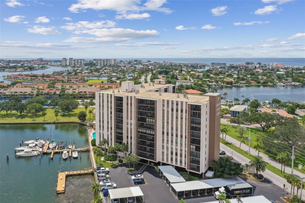 На продажу: $379,000 (2 спален, 2 ванн, 1050 Квадратных фут)
