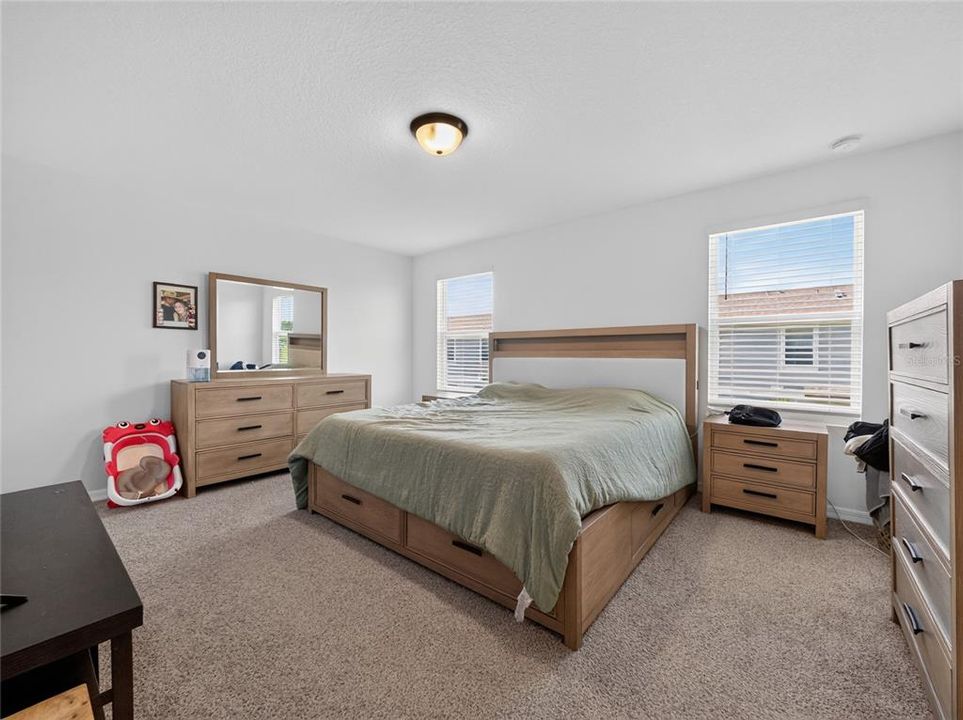 For Rent: $2,500 (3 beds, 2 baths, 1560 Square Feet)