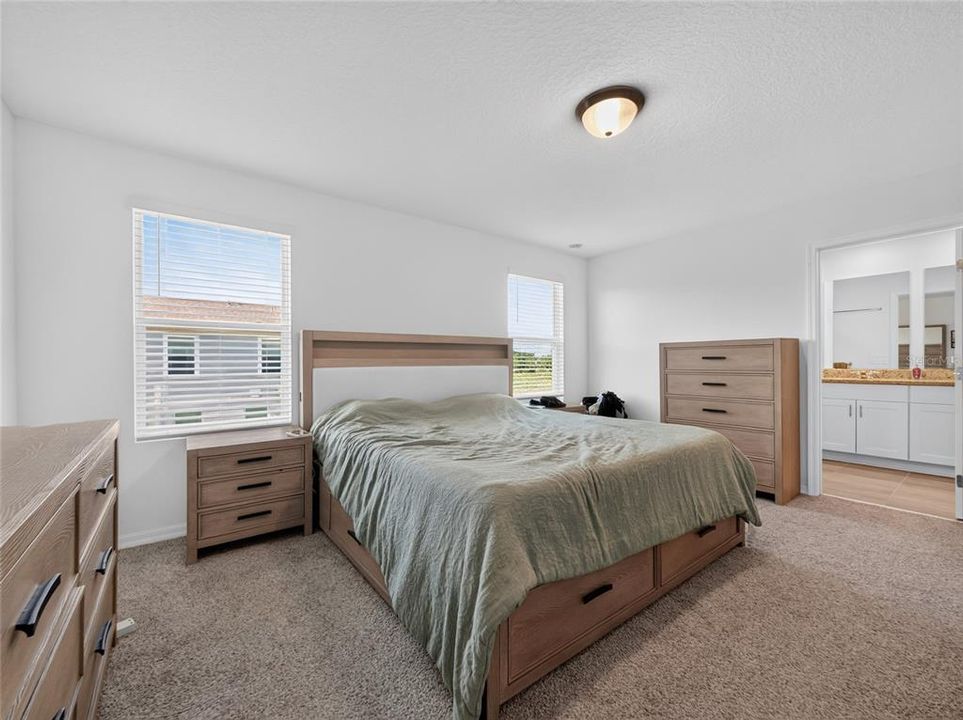 For Rent: $2,500 (3 beds, 2 baths, 1560 Square Feet)