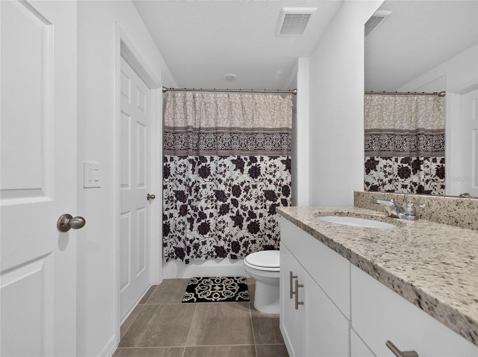 For Rent: $2,500 (3 beds, 2 baths, 1560 Square Feet)