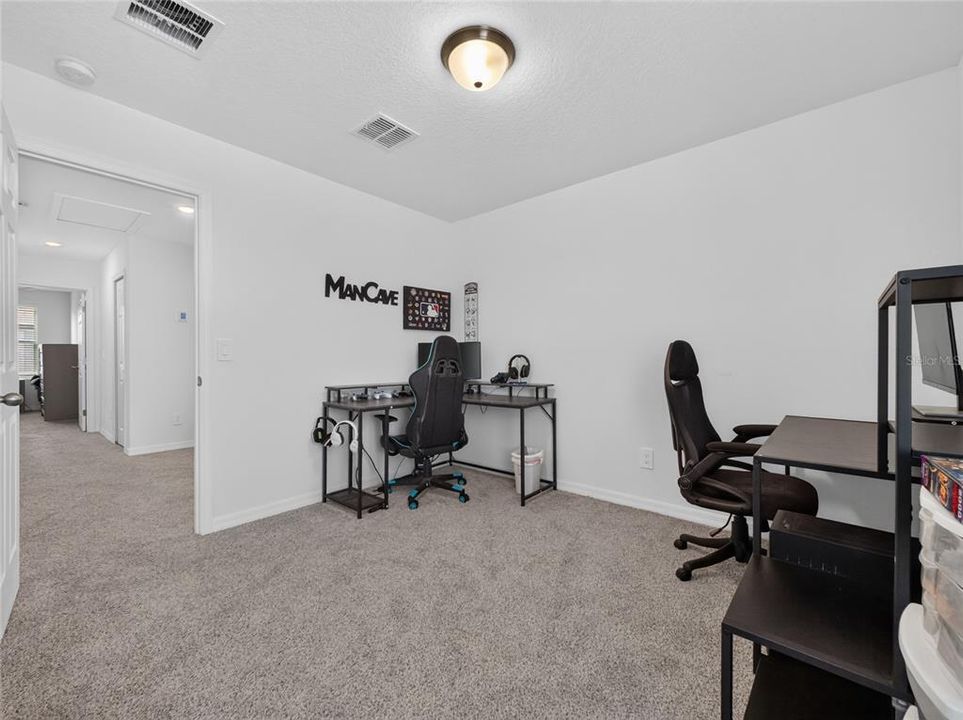 For Rent: $2,500 (3 beds, 2 baths, 1560 Square Feet)