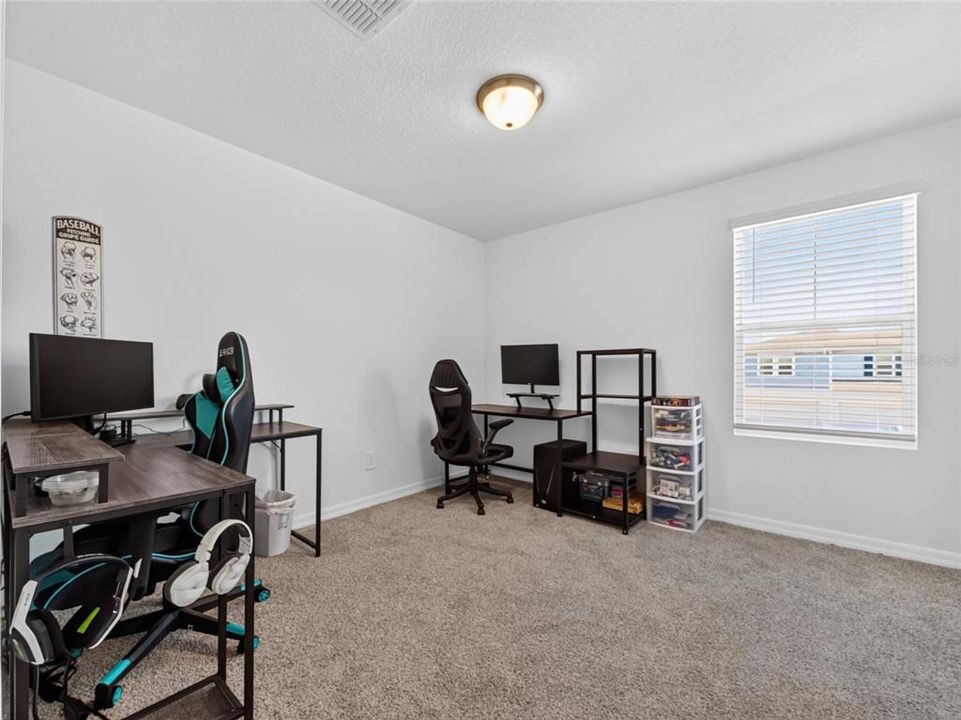 For Rent: $2,500 (3 beds, 2 baths, 1560 Square Feet)