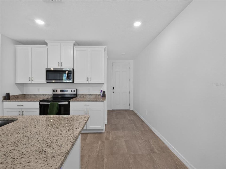 For Rent: $2,500 (3 beds, 2 baths, 1560 Square Feet)