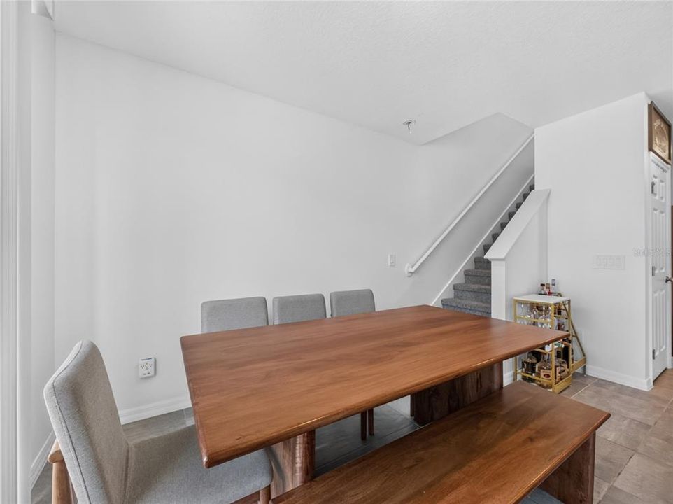 For Rent: $2,500 (3 beds, 2 baths, 1560 Square Feet)
