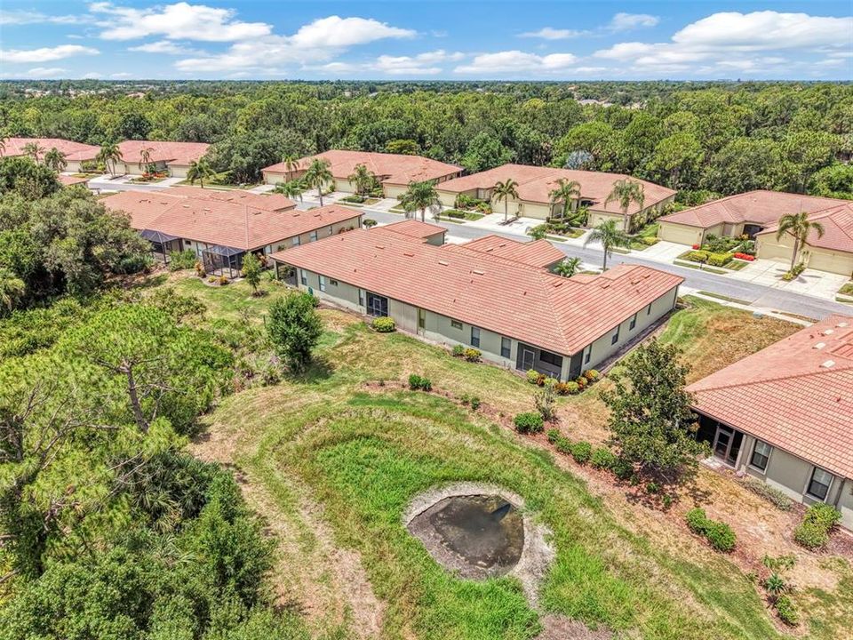 En Venta: $335,000 (2 camas, 2 baños, 1600 Pies cuadrados)