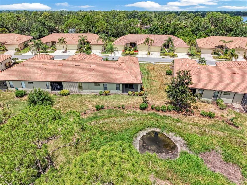En Venta: $335,000 (2 camas, 2 baños, 1600 Pies cuadrados)