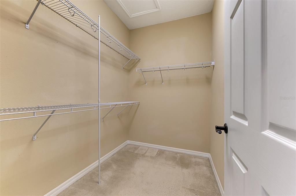 En Venta: $335,000 (2 camas, 2 baños, 1600 Pies cuadrados)