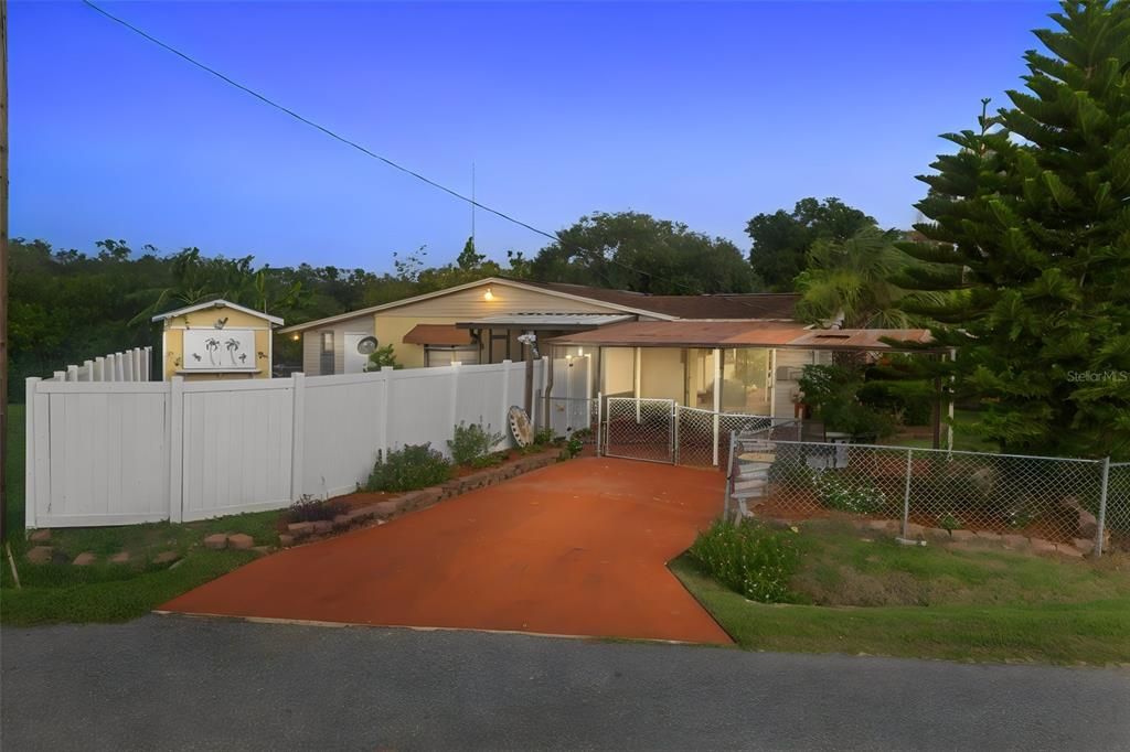 На продажу: $499,000 (3 спален, 1 ванн, 1469 Квадратных фут)