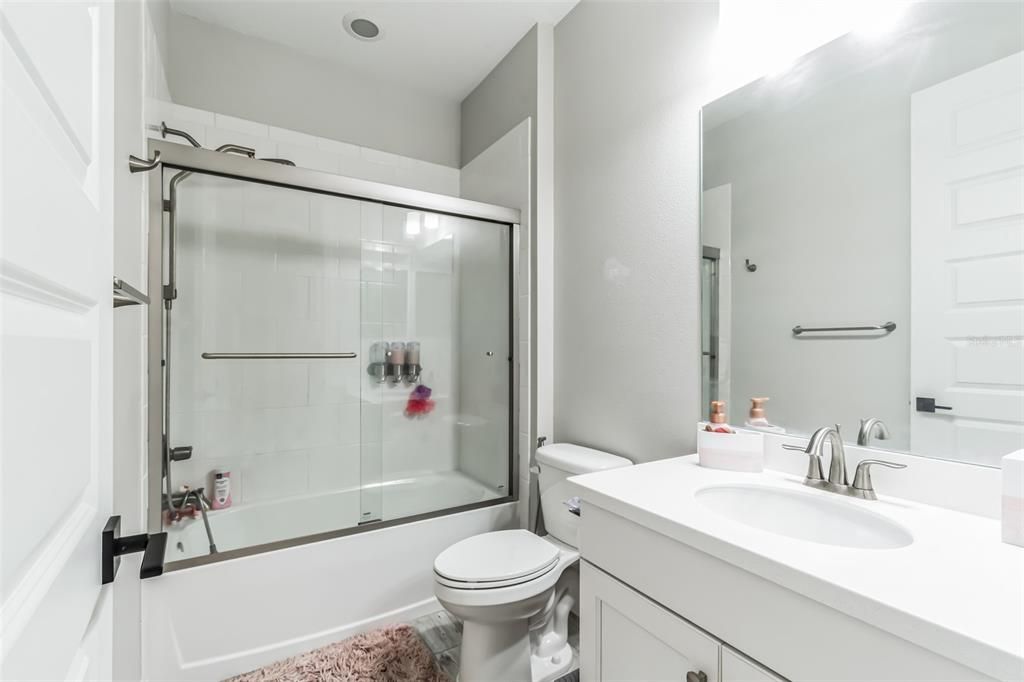 En Venta: $799,000 (4 camas, 4 baños, 3143 Pies cuadrados)