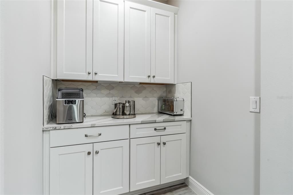 En Venta: $799,000 (4 camas, 4 baños, 3143 Pies cuadrados)
