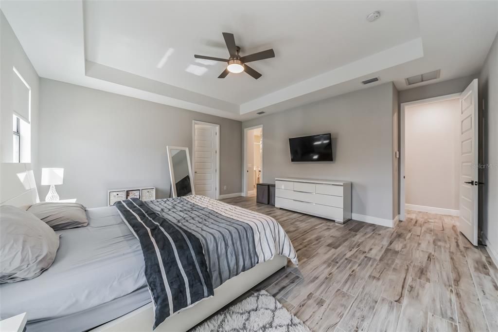 En Venta: $799,000 (4 camas, 4 baños, 3143 Pies cuadrados)