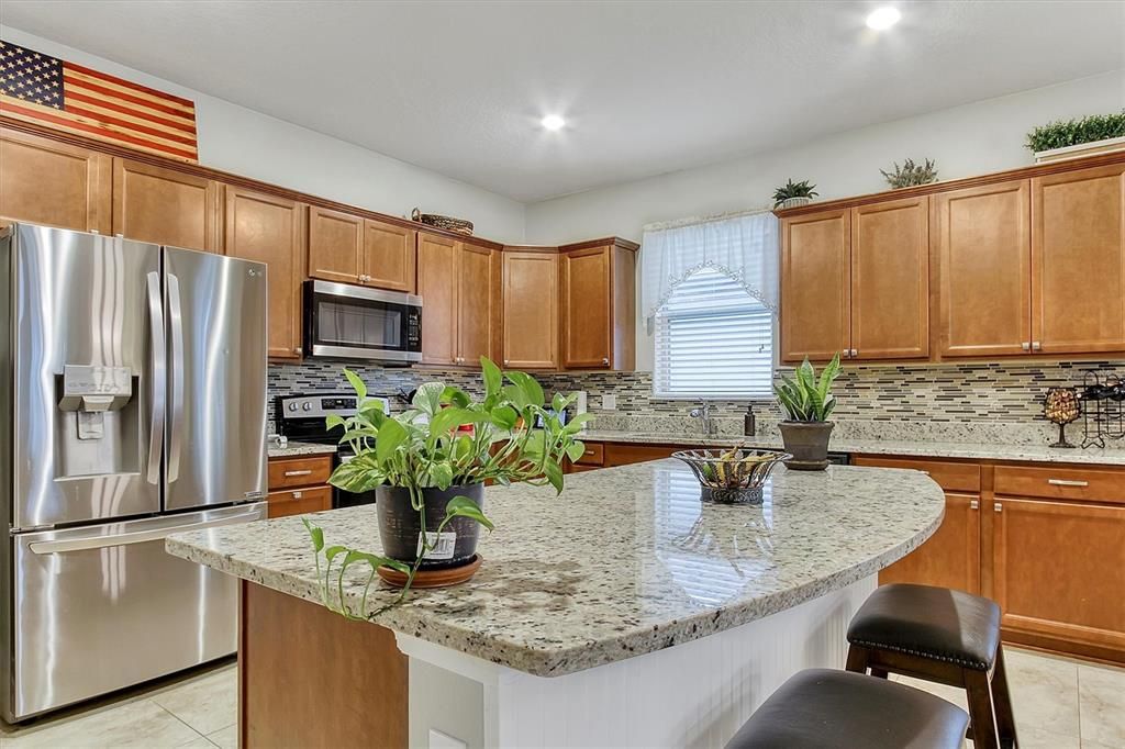 For Rent: $2,600 (3 beds, 2 baths, 2144 Square Feet)