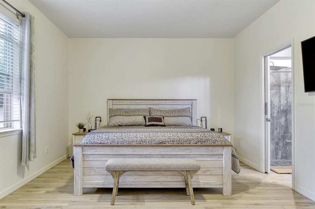 For Rent: $2,600 (3 beds, 2 baths, 2144 Square Feet)