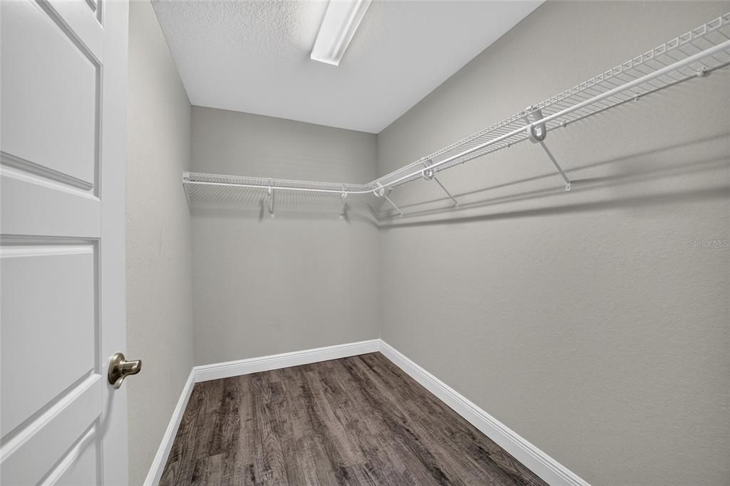 Activo con contrato: $240,000 (3 camas, 2 baños, 1450 Pies cuadrados)