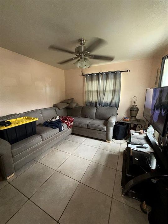 En Venta: $229,000 (3 camas, 1 baños, 1024 Pies cuadrados)