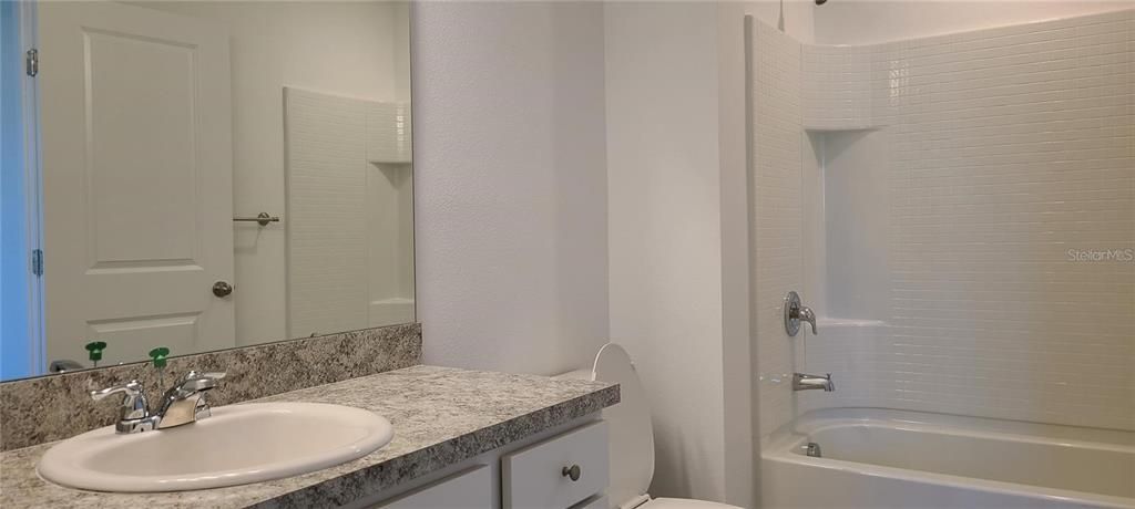 В аренду: $2,200 (3 спален, 2 ванн, 1421 Квадратных фут)