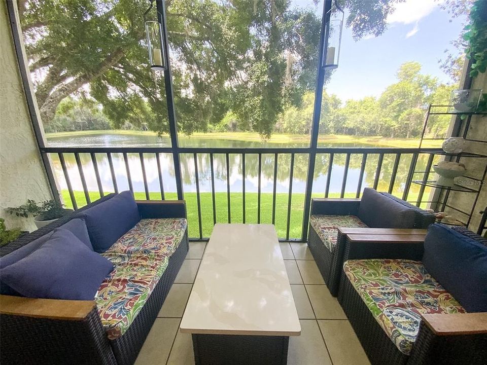 For Rent: $1,995 (2 beds, 2 baths, 979 Square Feet)