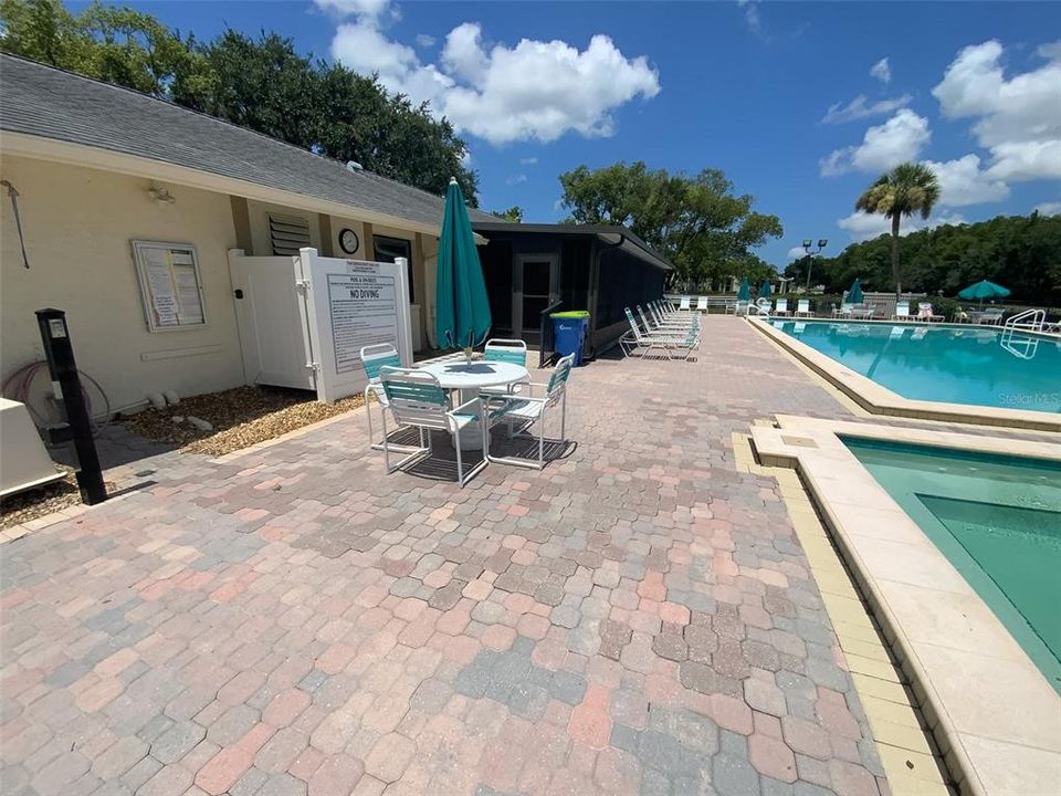 For Rent: $1,995 (2 beds, 2 baths, 979 Square Feet)
