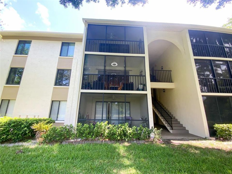 For Rent: $1,995 (2 beds, 2 baths, 979 Square Feet)