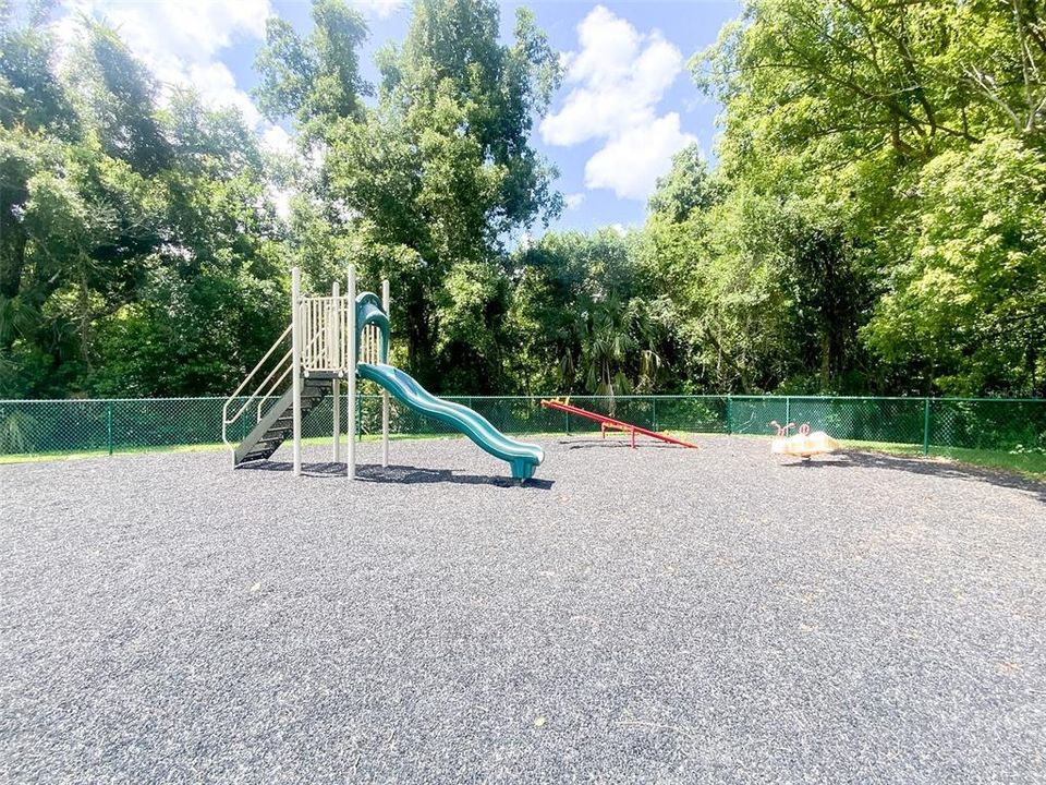 For Rent: $1,995 (2 beds, 2 baths, 979 Square Feet)