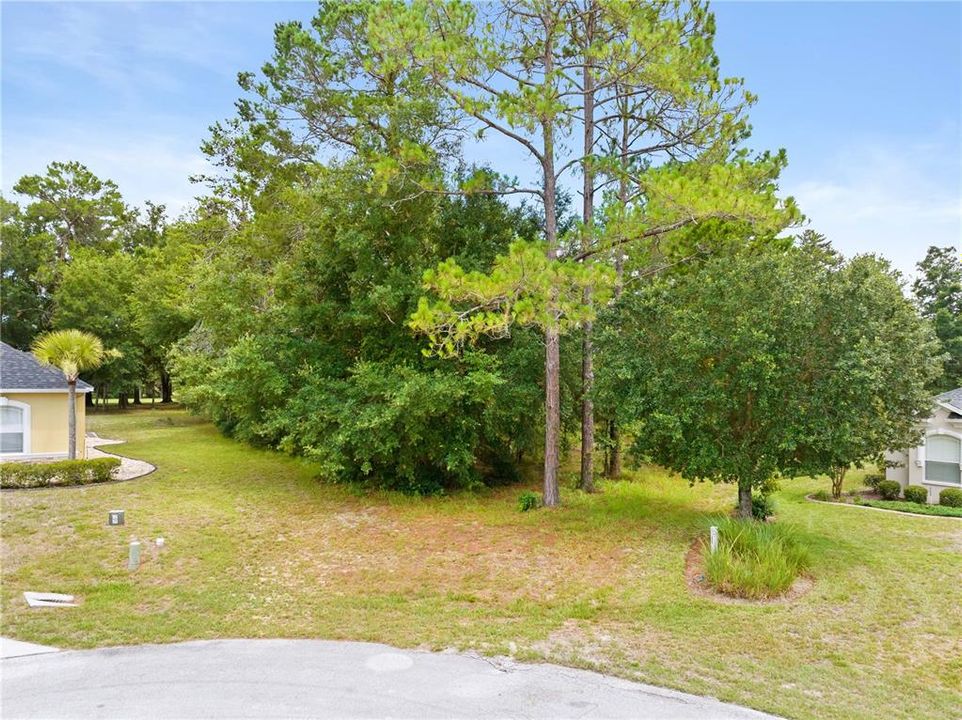 待售: $70,000 (0.81 acres)