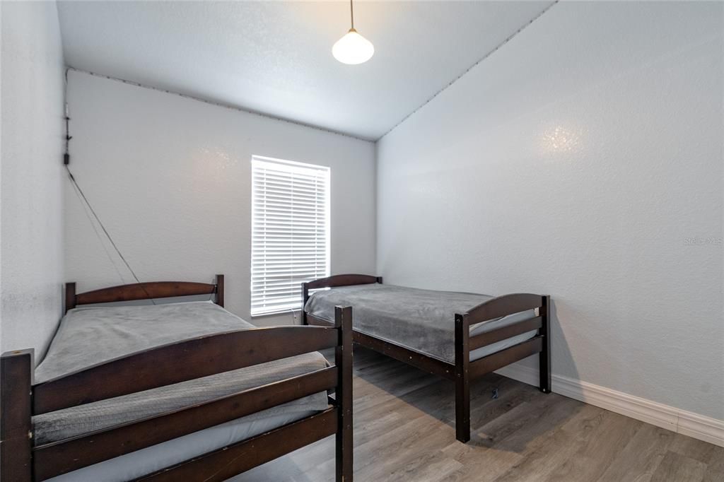 En Venta: $469,000 (5 camas, 2 baños, 2287 Pies cuadrados)