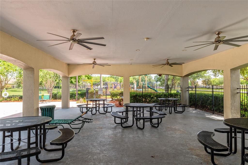 En Venta: $469,000 (5 camas, 2 baños, 2287 Pies cuadrados)