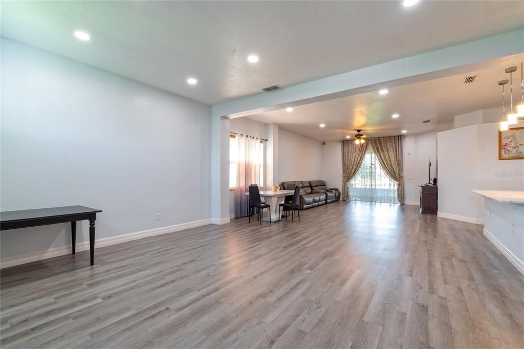 En Venta: $469,000 (5 camas, 2 baños, 2287 Pies cuadrados)