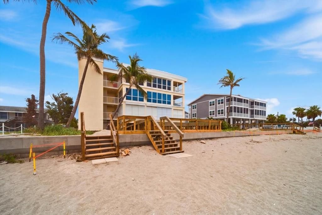 For Sale: $636,000 (2 beds, 2 baths, 1066 Square Feet)
