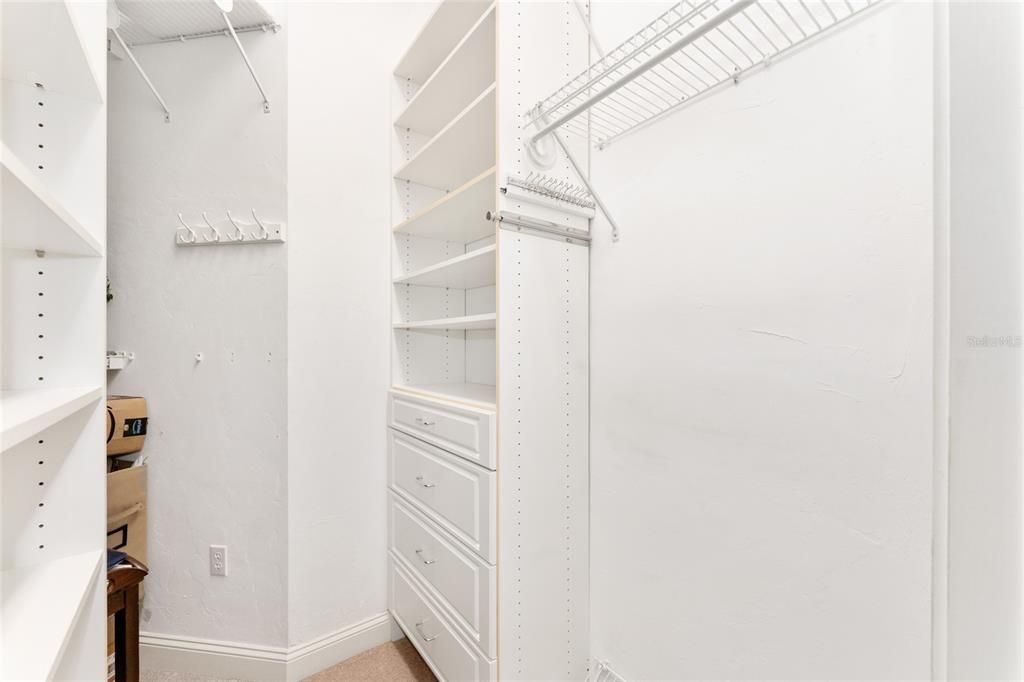 En Venta: $647,000 (4 camas, 3 baños, 2981 Pies cuadrados)