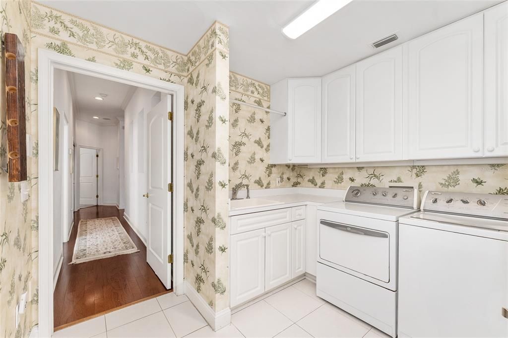 En Venta: $647,000 (4 camas, 3 baños, 2981 Pies cuadrados)