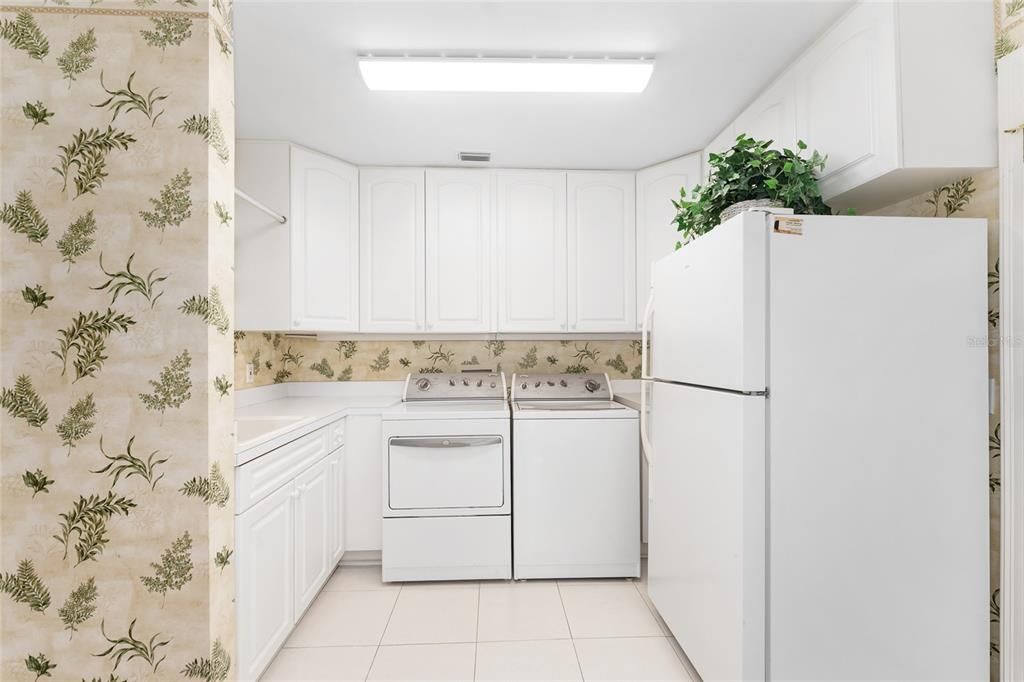 En Venta: $647,000 (4 camas, 3 baños, 2981 Pies cuadrados)
